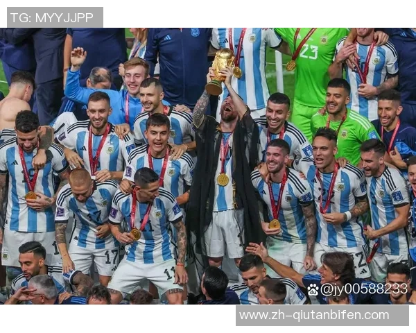 全球顶尖踢足球的球星们如何在赛场上展现卓越技艺与团队合作精神